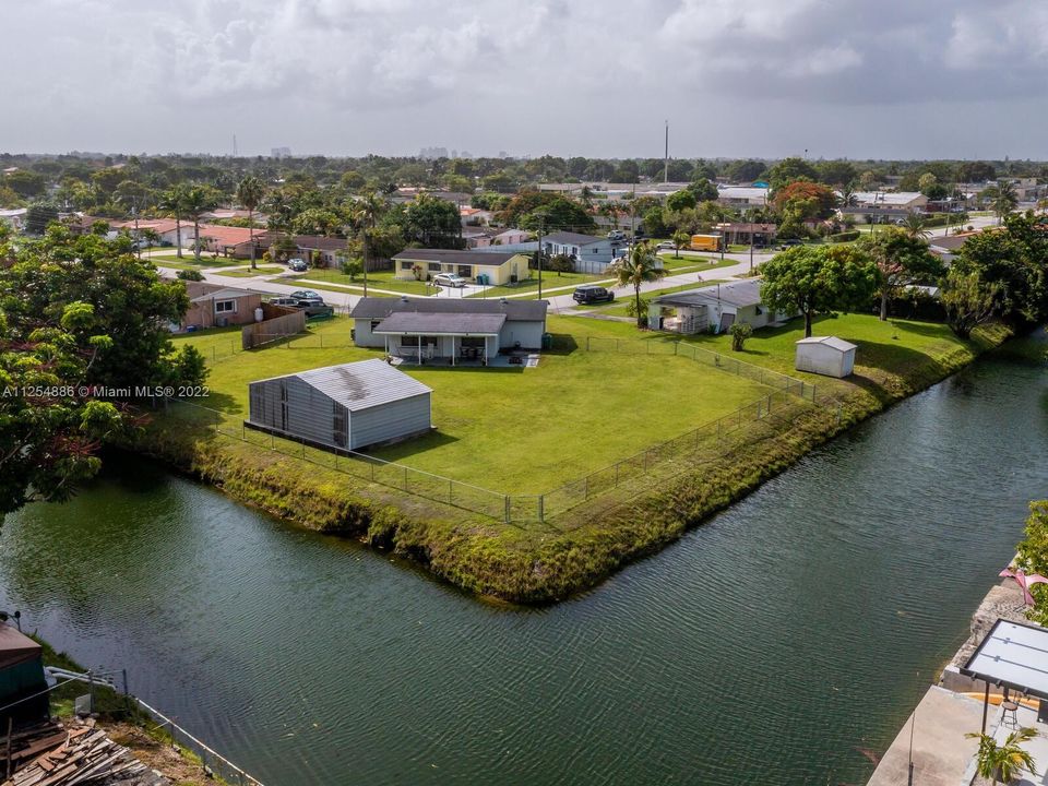 Recently Sold: $585,000 (3 beds, 1 baths, 1376 Square Feet)