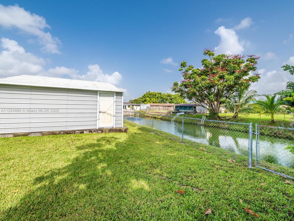 Recently Sold: $585,000 (3 beds, 1 baths, 1376 Square Feet)