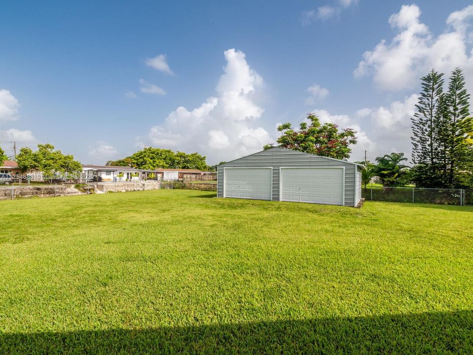 Recently Sold: $585,000 (3 beds, 1 baths, 1376 Square Feet)