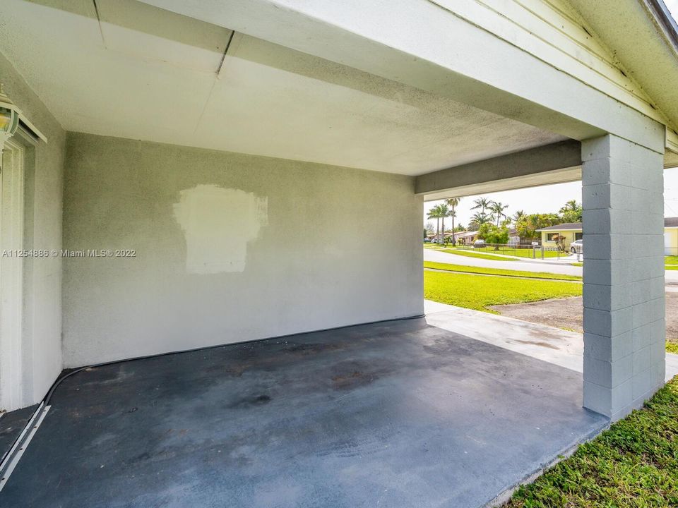 Recently Sold: $585,000 (3 beds, 1 baths, 1376 Square Feet)
