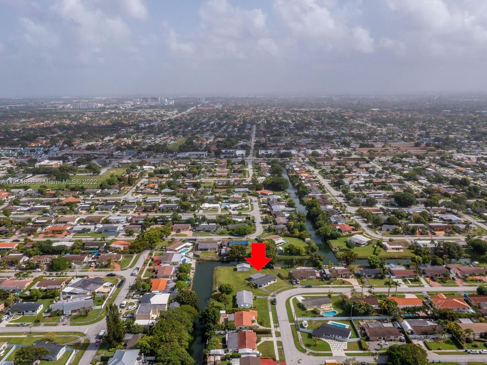 Recently Sold: $585,000 (3 beds, 1 baths, 1376 Square Feet)