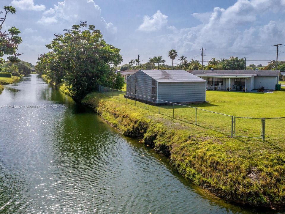 Recently Sold: $585,000 (3 beds, 1 baths, 1376 Square Feet)