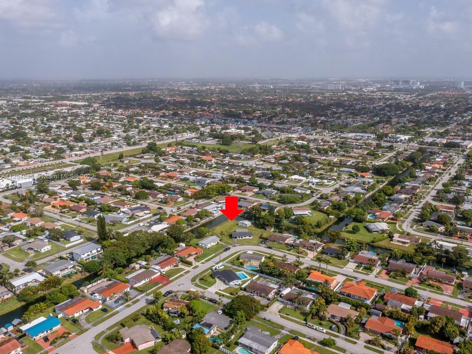 Recently Sold: $585,000 (3 beds, 1 baths, 1376 Square Feet)