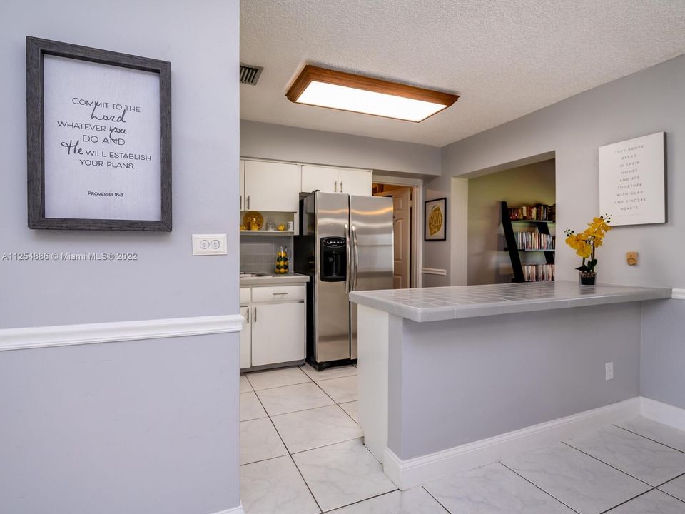 Recently Sold: $585,000 (3 beds, 1 baths, 1376 Square Feet)