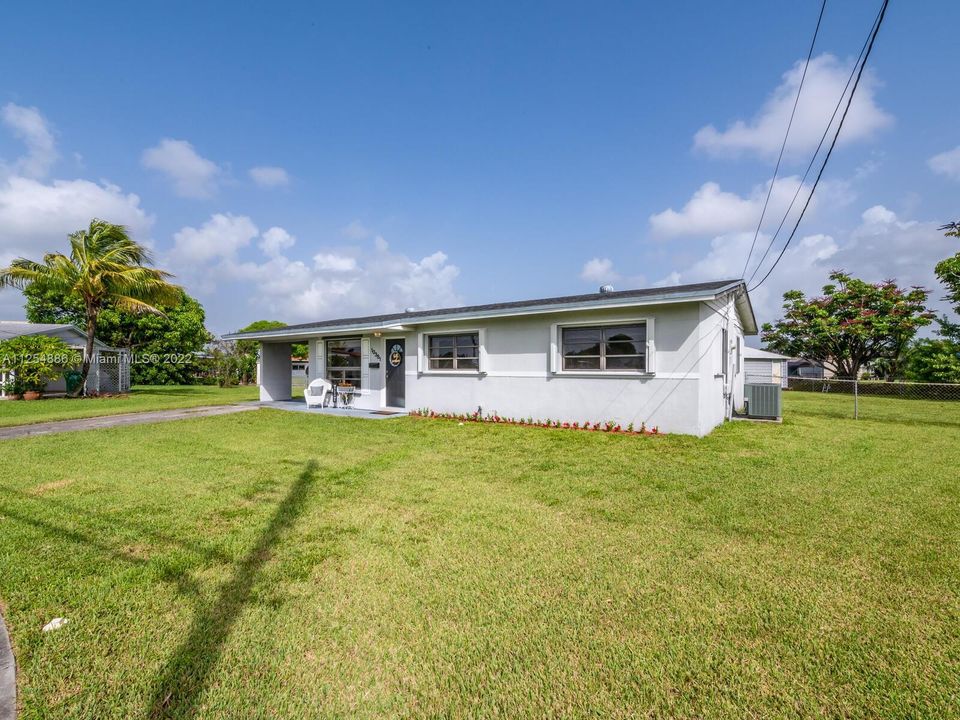 Recently Sold: $585,000 (3 beds, 1 baths, 1376 Square Feet)