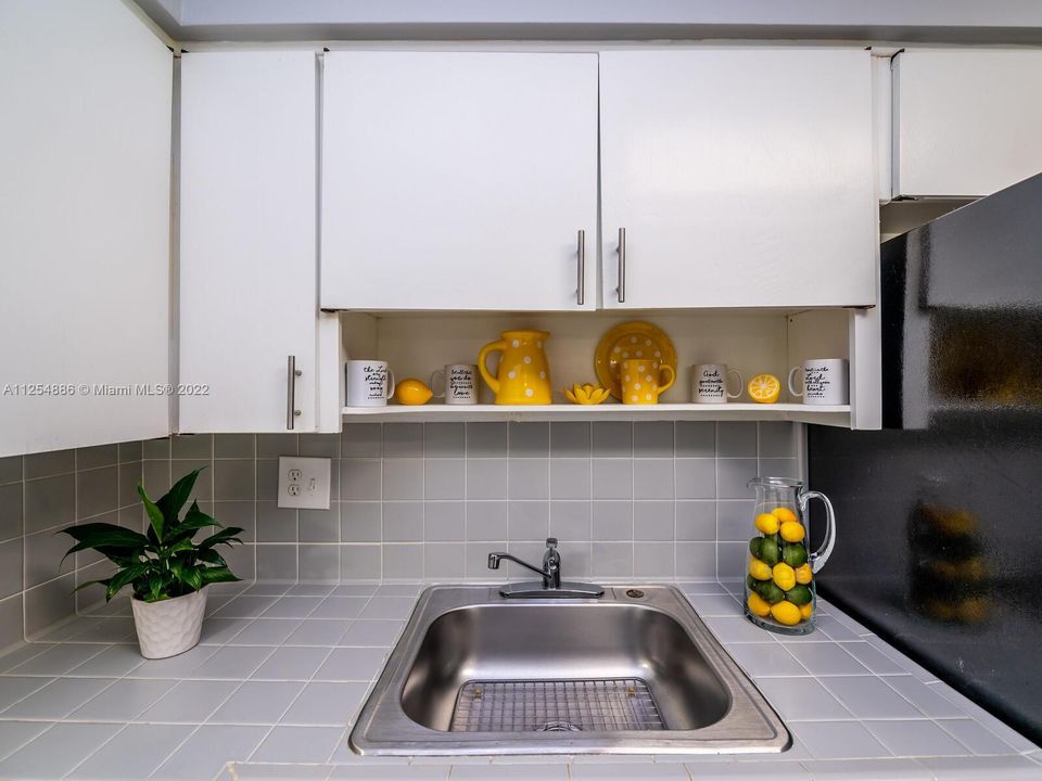 Recently Sold: $585,000 (3 beds, 1 baths, 1376 Square Feet)