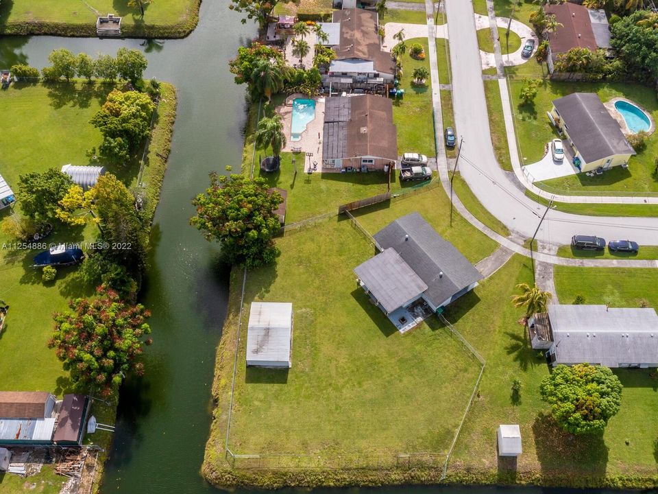 Recently Sold: $585,000 (3 beds, 1 baths, 1376 Square Feet)