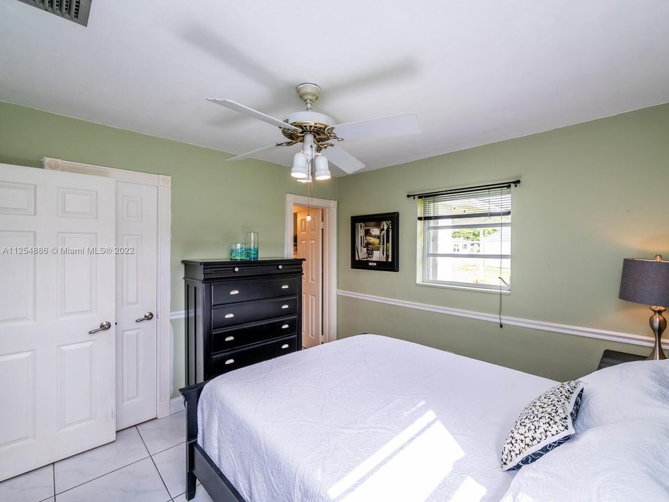 Recently Sold: $585,000 (3 beds, 1 baths, 1376 Square Feet)