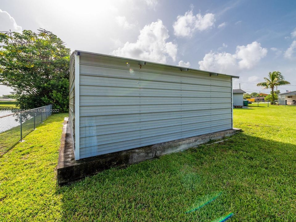 Recently Sold: $585,000 (3 beds, 1 baths, 1376 Square Feet)