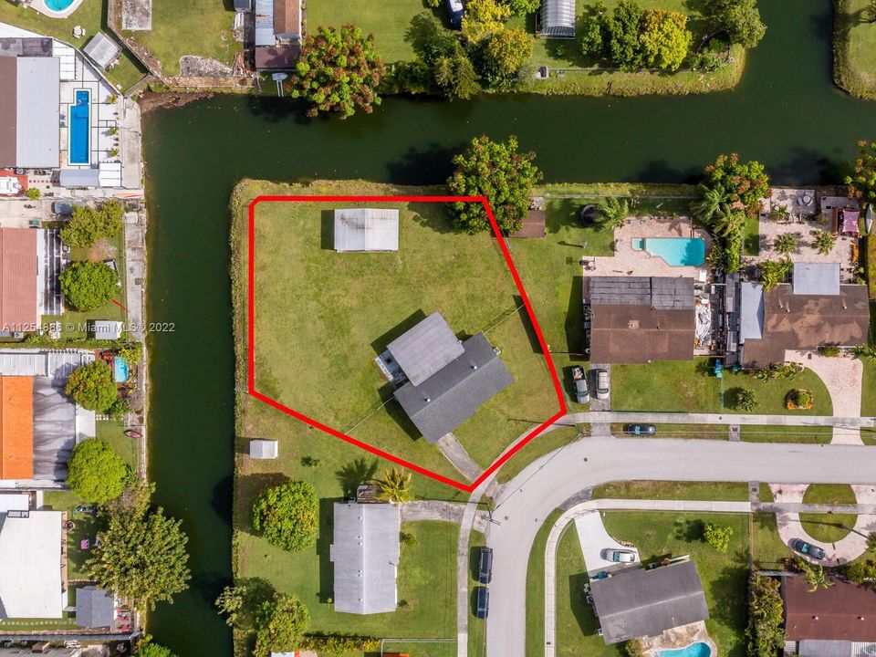 Recently Sold: $585,000 (3 beds, 1 baths, 1376 Square Feet)