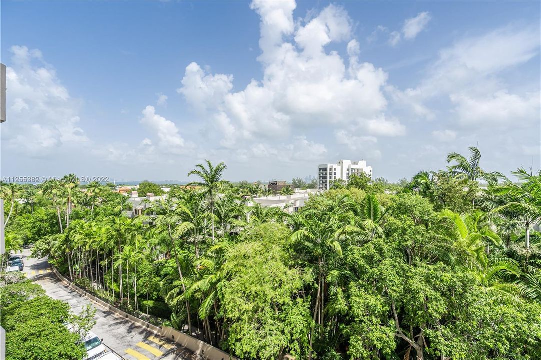 Recently Sold: $2,195,000 (3 beds, 3 baths, 2001 Square Feet)