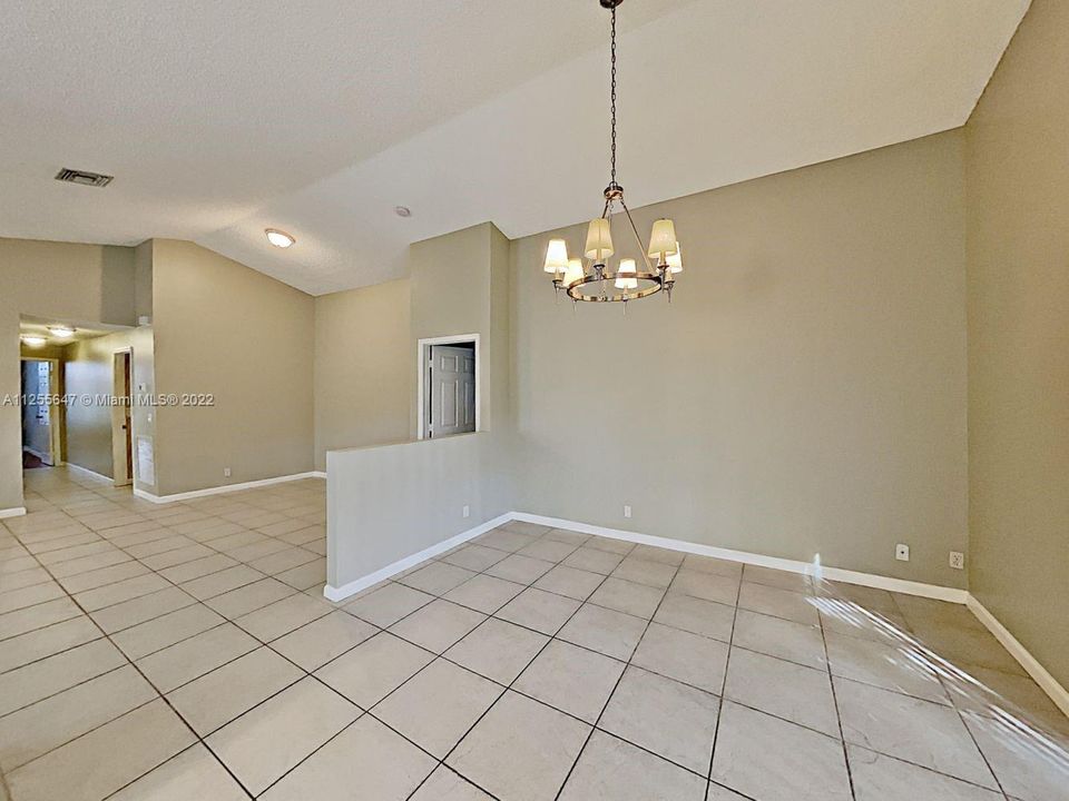 Recently Rented: $2,699 (3 beds, 2 baths, 1606 Square Feet)