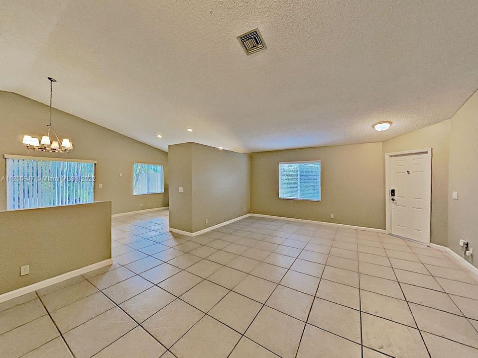 Recently Rented: $2,699 (3 beds, 2 baths, 1606 Square Feet)