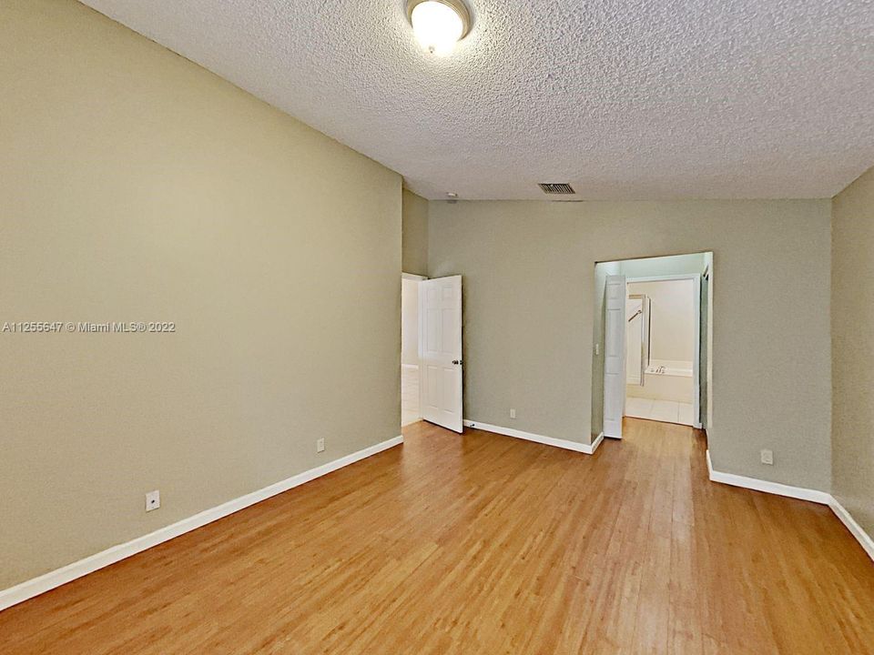 Recently Rented: $2,699 (3 beds, 2 baths, 1606 Square Feet)