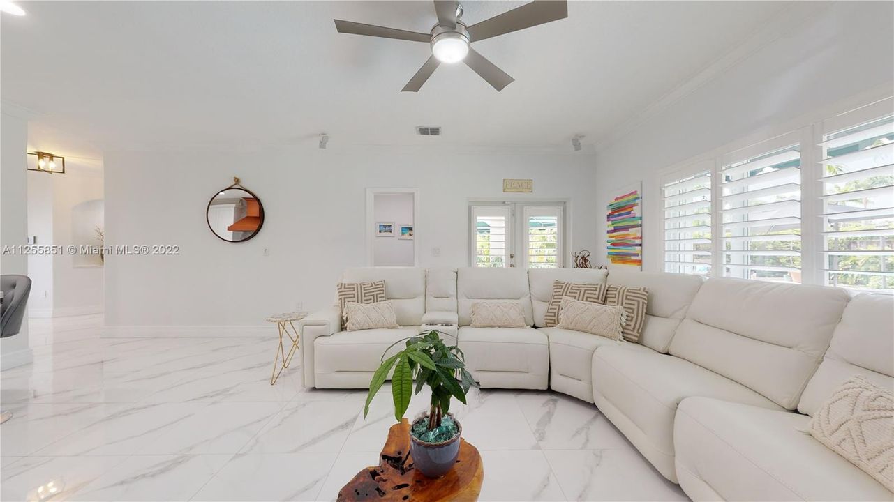 Recently Sold: $925,000 (3 beds, 3 baths, 2663 Square Feet)