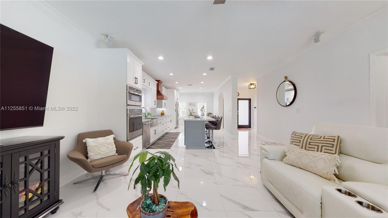 Recently Sold: $925,000 (3 beds, 3 baths, 2663 Square Feet)