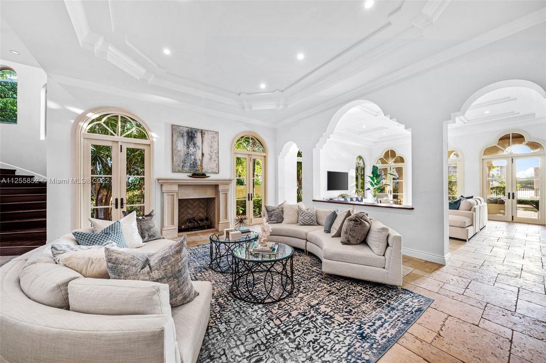 Recently Sold: $4,600,000 (5 beds, 6 baths, 7202 Square Feet)