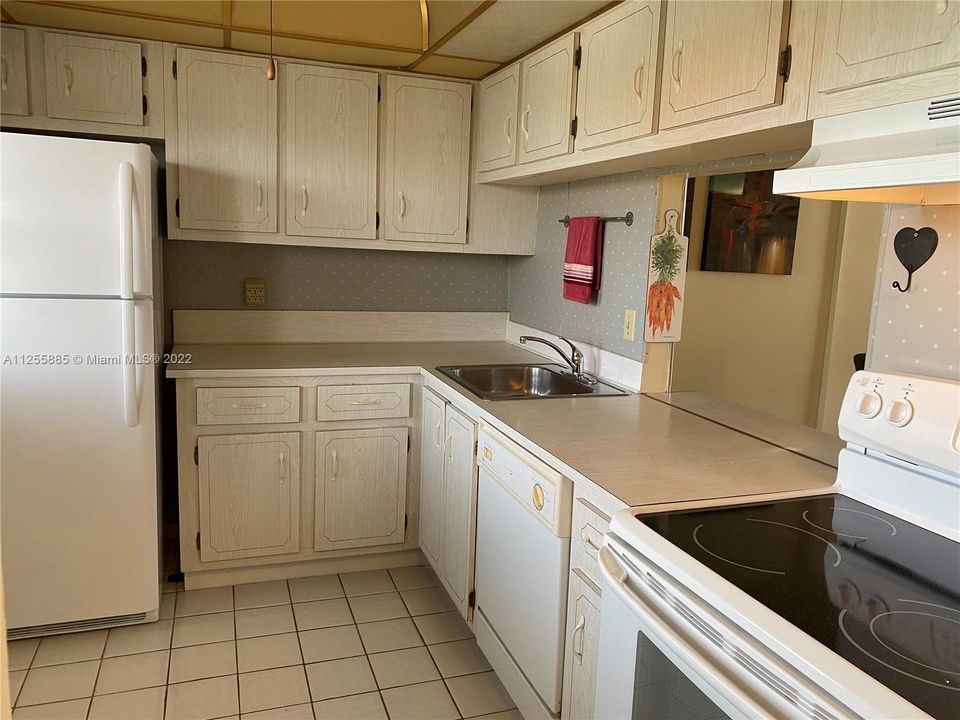 Recently Sold: $187,500 (1 beds, 1 baths, 900 Square Feet)