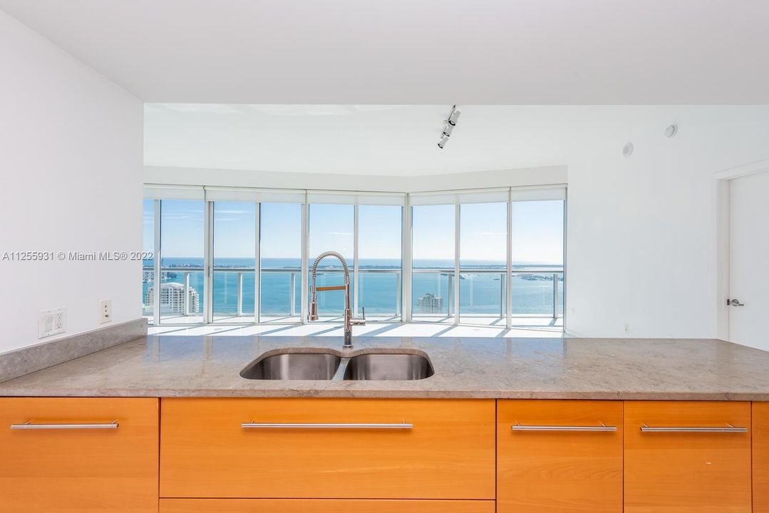 Recently Sold: $1,999,000 (3 beds, 2 baths, 1825 Square Feet)