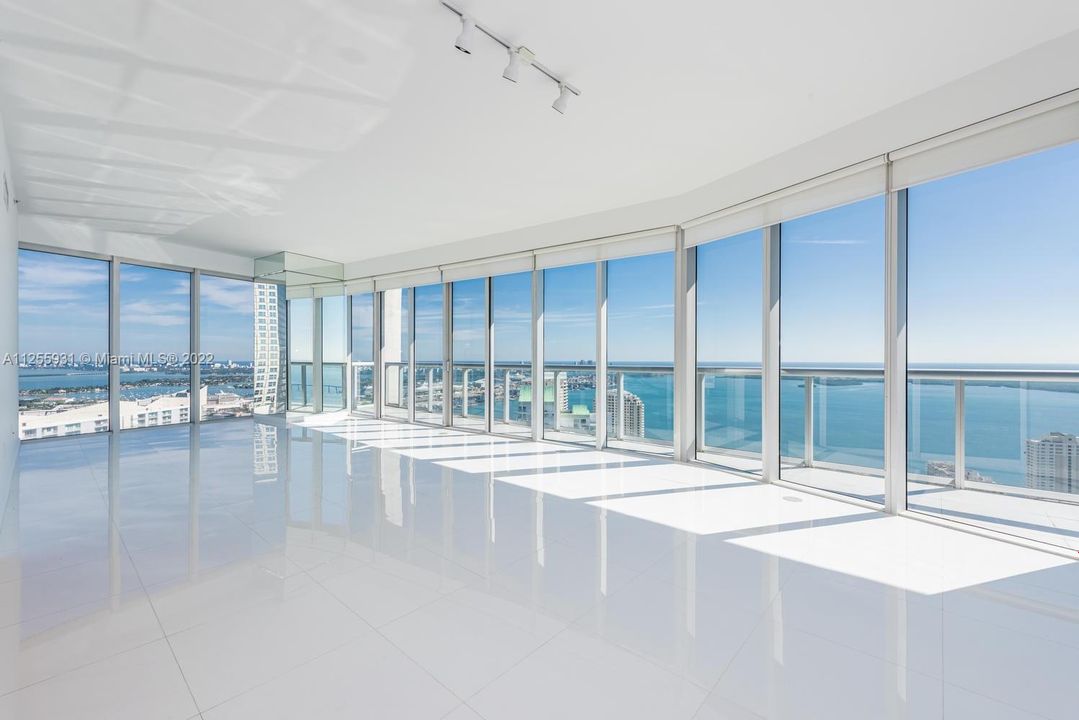 Recently Sold: $1,999,000 (3 beds, 2 baths, 1825 Square Feet)