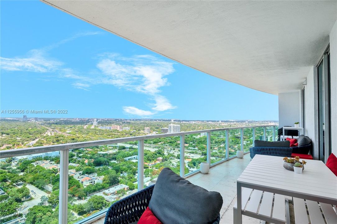 Recently Sold: $975,000 (2 beds, 2 baths, 1188 Square Feet)