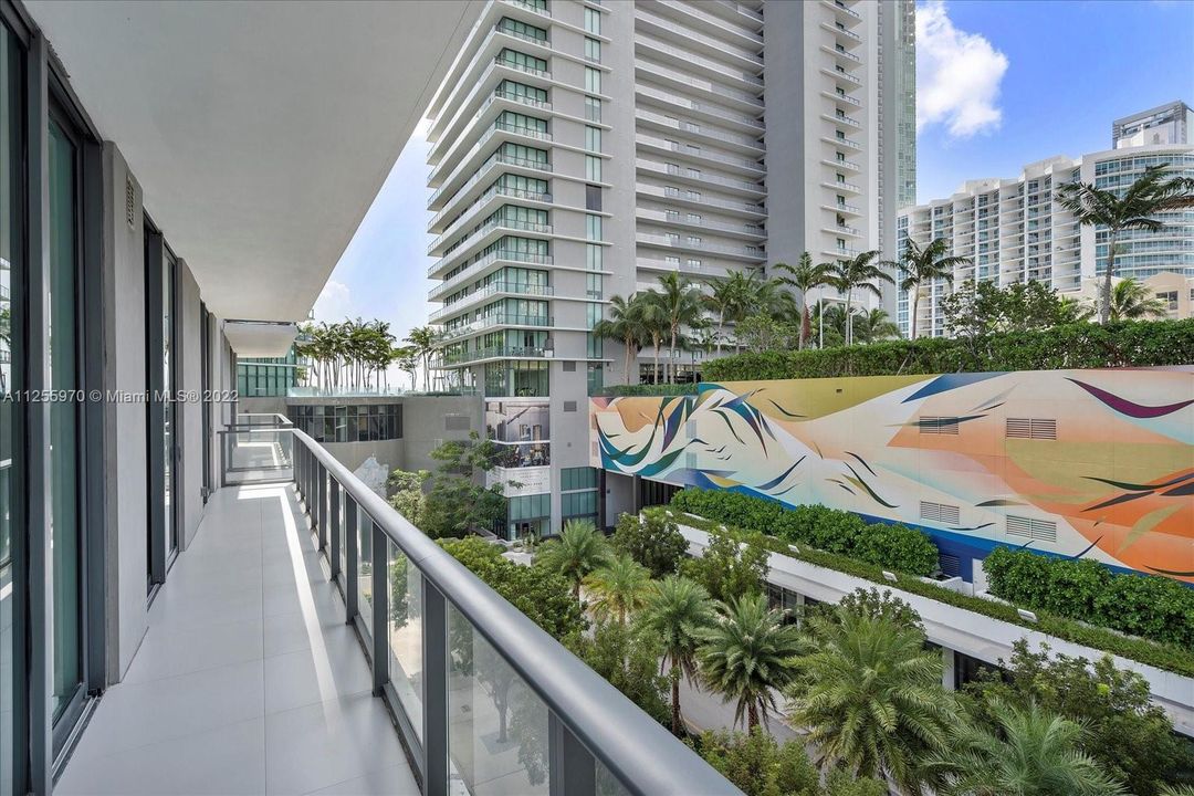 Recently Sold: $589,000 (2 beds, 2 baths, 1069 Square Feet)
