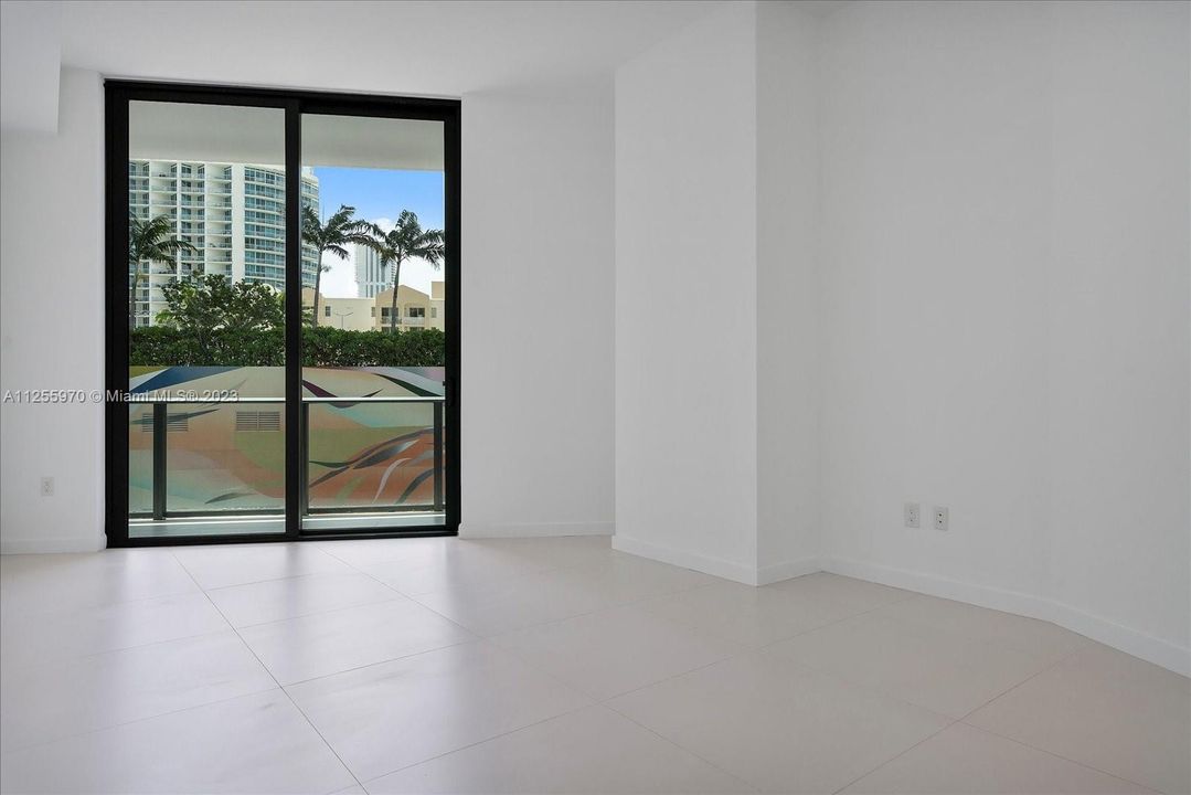 Recently Sold: $589,000 (2 beds, 2 baths, 1069 Square Feet)