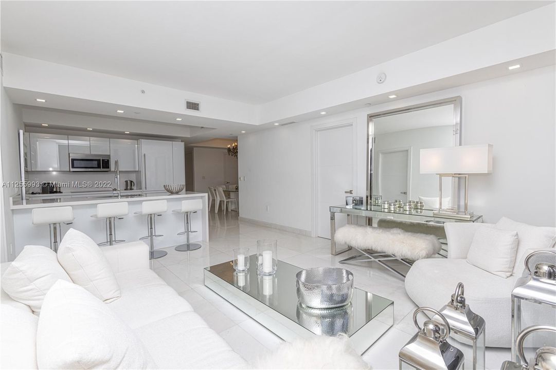 Recently Sold: $1,385,000 (2 beds, 3 baths, 1283 Square Feet)
