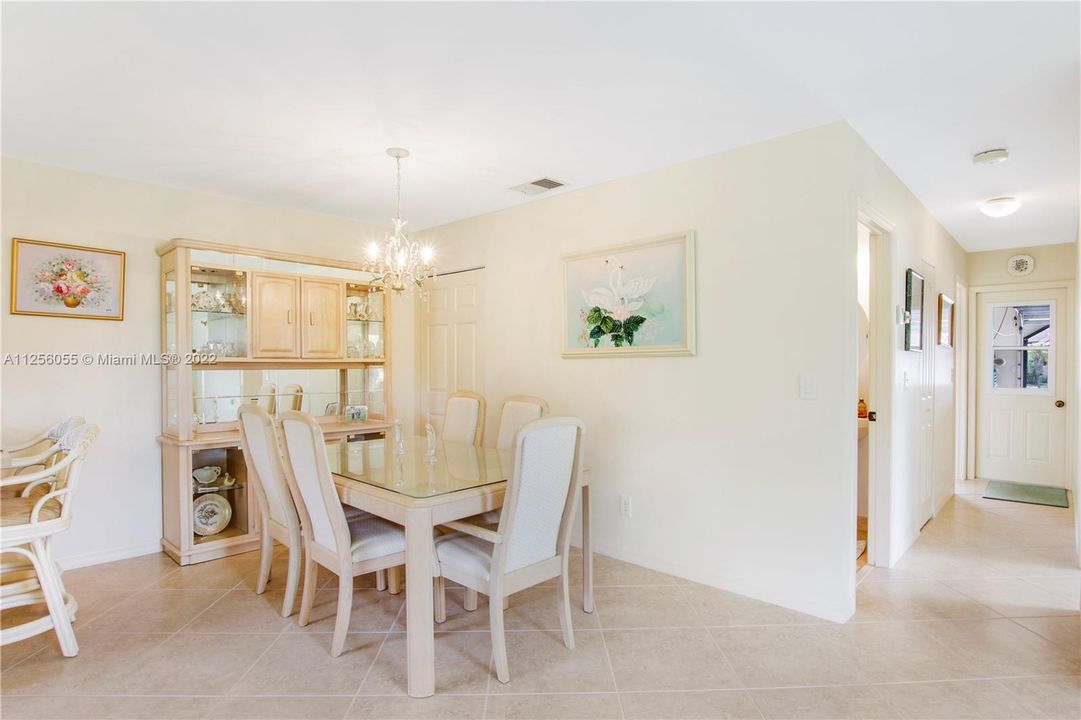 Recently Sold: $264,000 (2 beds, 2 baths, 1041 Square Feet)