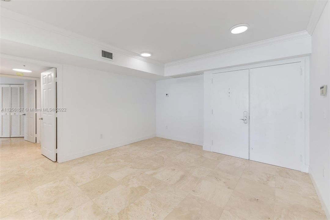 Recently Sold: $1,200,000 (3 beds, 2 baths, 1700 Square Feet)