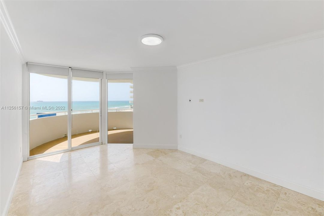 MasterBedroom with Ocean view and terrace. Enjoy the sunrise each morning.