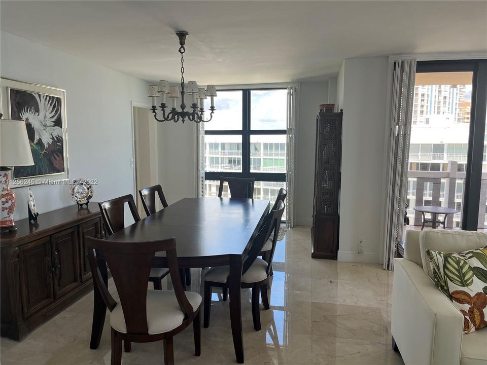 Recently Sold: $1,950,000 (2 beds, 2 baths, 1782 Square Feet)