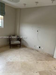 Недавно арендовано: $3,350 (1 спален, 1 ванн, 910 Квадратных фут)