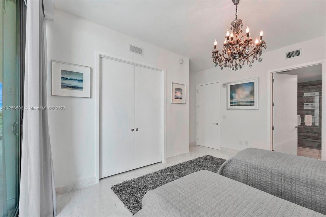 Recently Sold: $4,200,000 (2 beds, 2 baths, 1805 Square Feet)