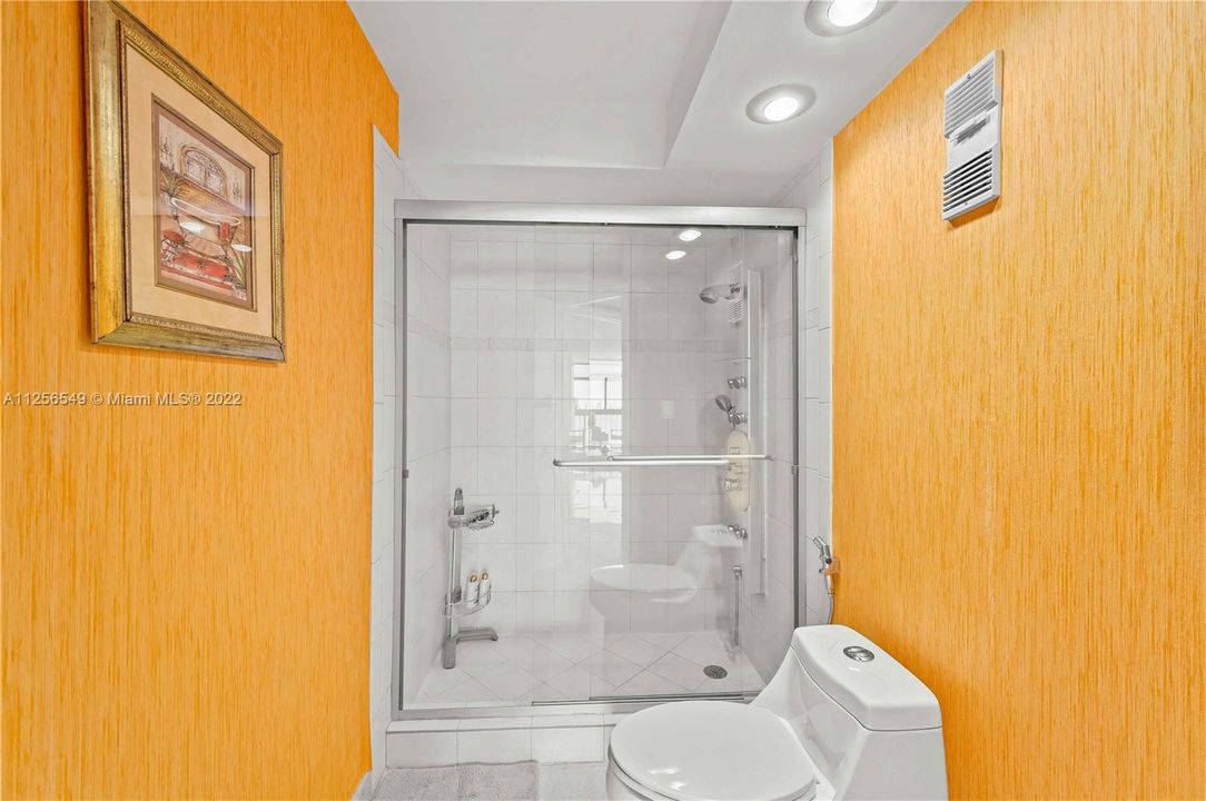 最近售出: $829,000 (2 贝兹, 2 浴室, 1460 平方英尺)