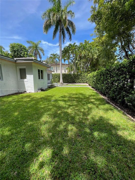 Recently Sold: $1,800,000 (3 beds, 2 baths, 1931 Square Feet)