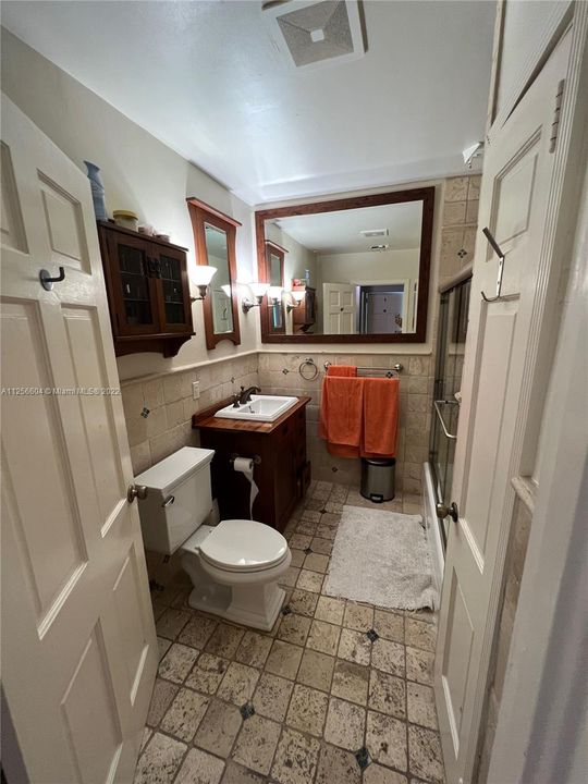 Недавно продано: $1,800,000 (3 спален, 2 ванн, 1931 Квадратных фут)