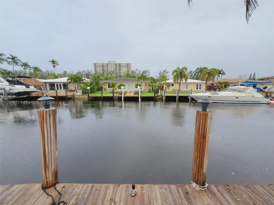 Vendido Recientemente: $999,000 (3 camas, 2 baños, 1823 Pies cuadrados)