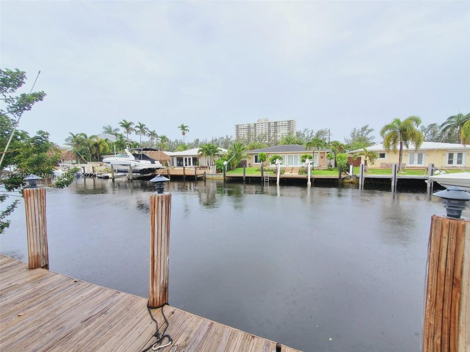 Vendido Recientemente: $999,000 (3 camas, 2 baños, 1823 Pies cuadrados)