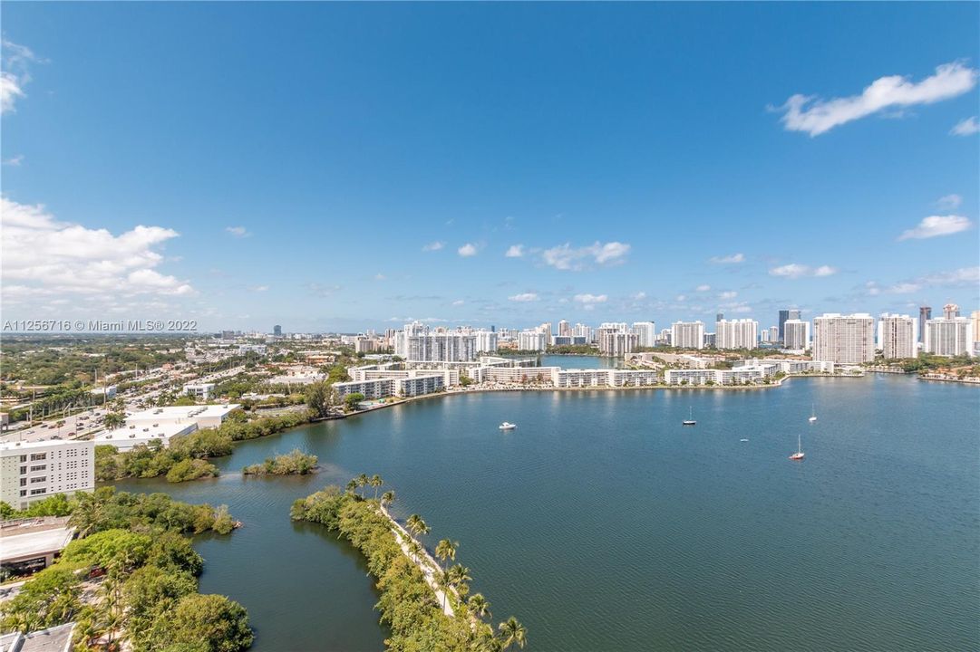 Recently Sold: $998,000 (2 beds, 3 baths, 1756 Square Feet)