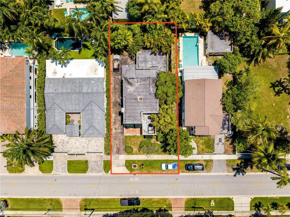 Recently Sold: $2,495,000 (4 beds, 2 baths, 2840 Square Feet)