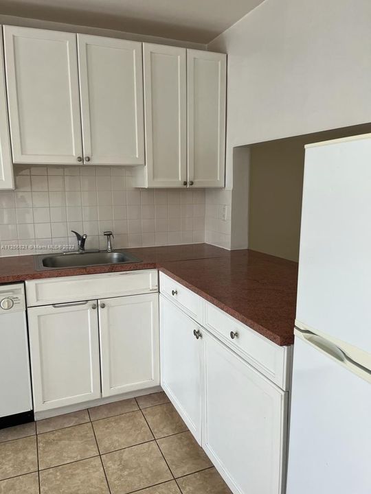 Recently Rented: $2,900 (2 beds, 2 baths, 1100 Square Feet)
