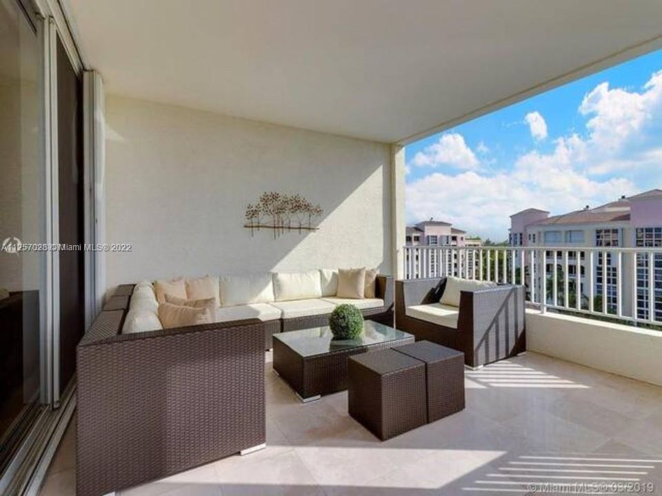 Recently Sold: $1,500,000 (2 beds, 2 baths, 1310 Square Feet)