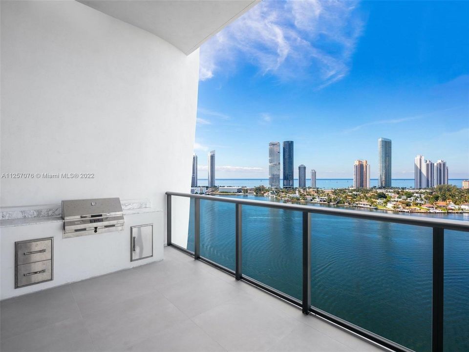 Recently Sold: $3,200,000 (3 beds, 4 baths, 2709 Square Feet)