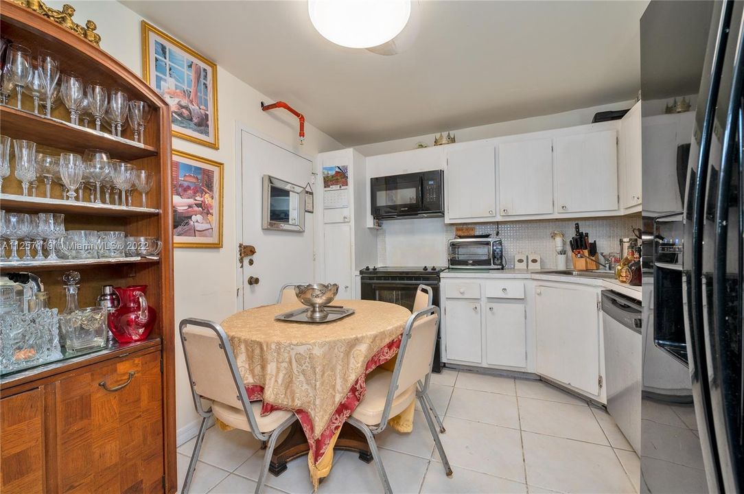 Recently Sold: $307,000 (2 beds, 2 baths, 1058 Square Feet)