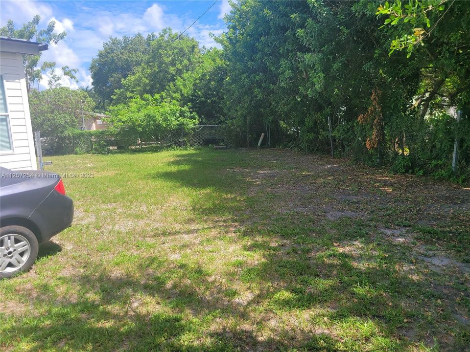 最近售出: $181,900 (3 贝兹, 2 浴室, 0 平方英尺)