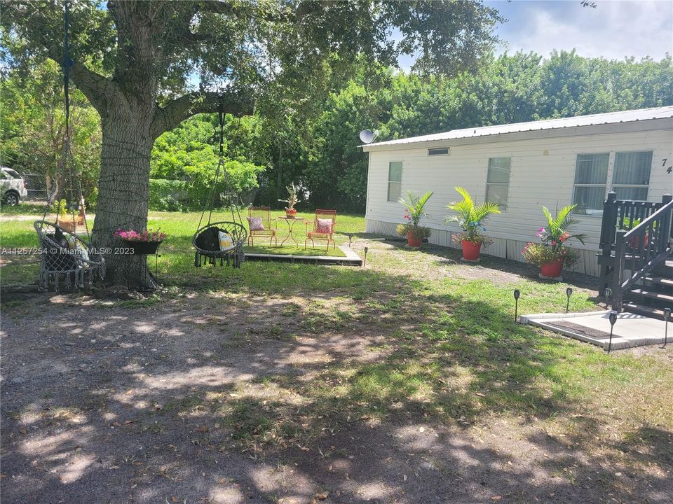 最近售出: $181,900 (3 贝兹, 2 浴室, 0 平方英尺)