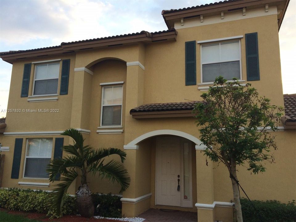 Recently Sold: $420,000 (3 beds, 2 baths, 1478 Square Feet)