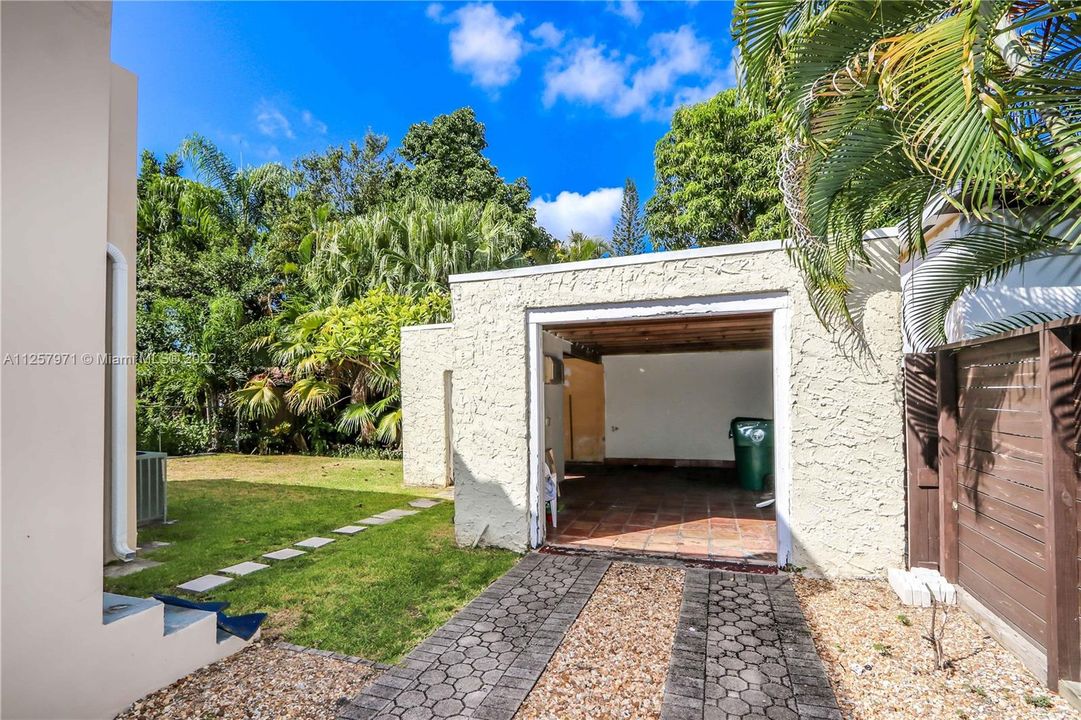 Recently Sold: $1,250,000 (2 beds, 2 baths, 2508 Square Feet)