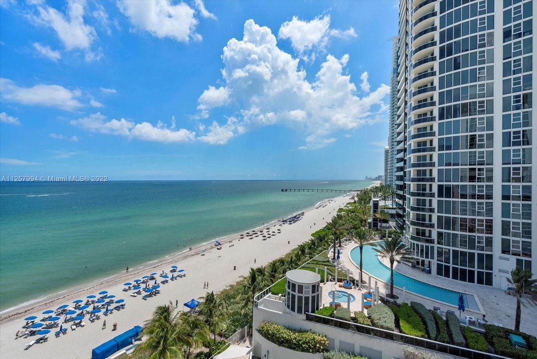 Recently Sold: $2,750,000 (3 beds, 2 baths, 3050 Square Feet)